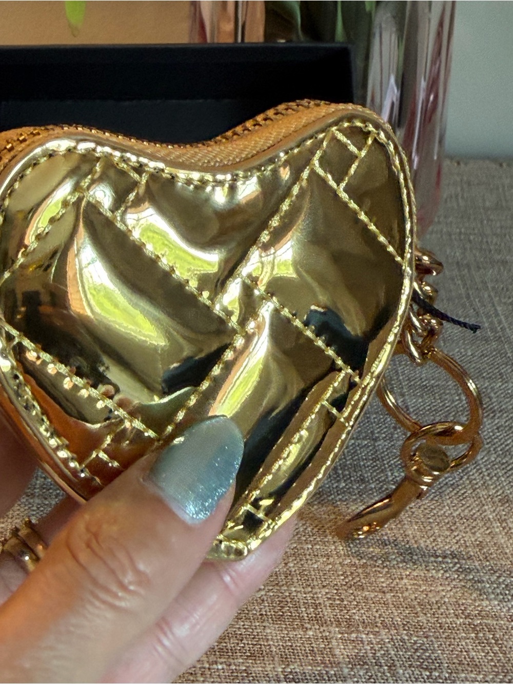 NIB Kurt Geiger Kensington quilted Goldtone heart charm keychain - Picture 8 of 12